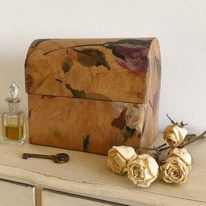 Antique Painted Wooden Keepsake Box – Floral Decorative Treasure Chest Storage